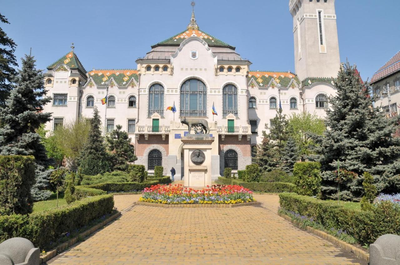 Butterfly Apartment-Hidden Gem In The Heart Of Târgu-Mureş エクステリア 写真